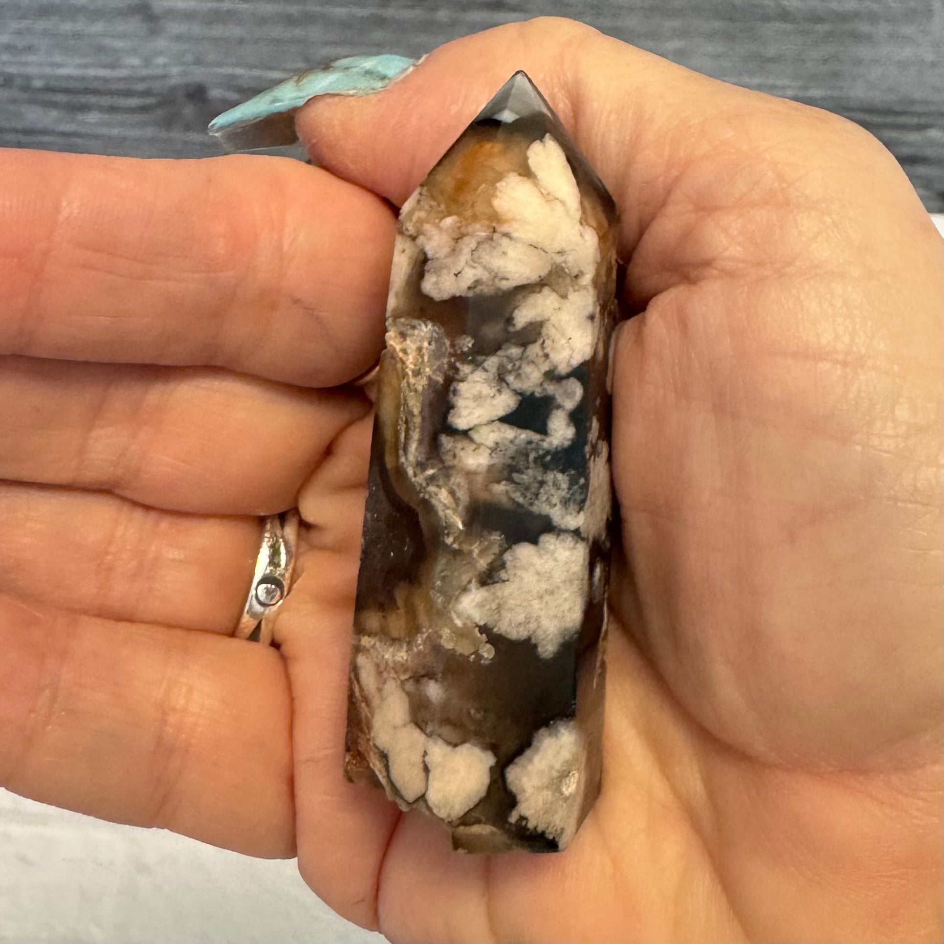 Black flower agate