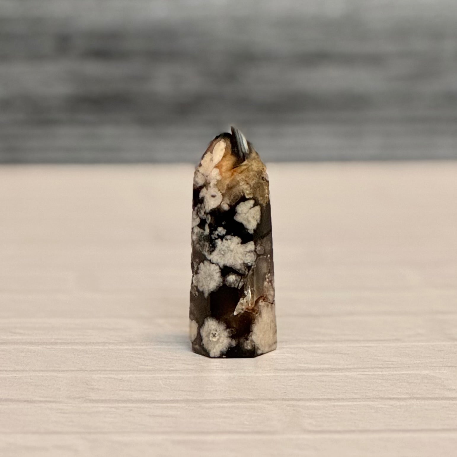 Black flower agate