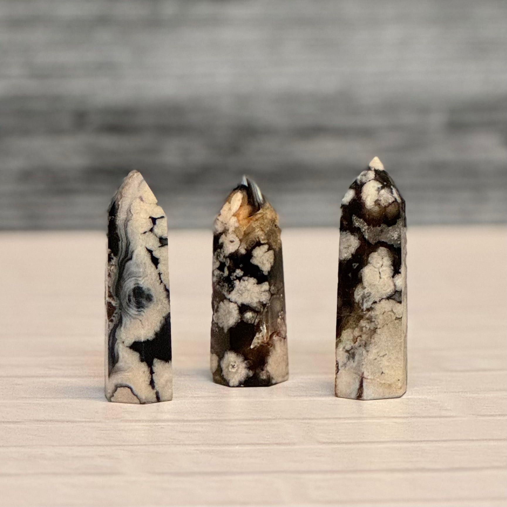 Black flower agate