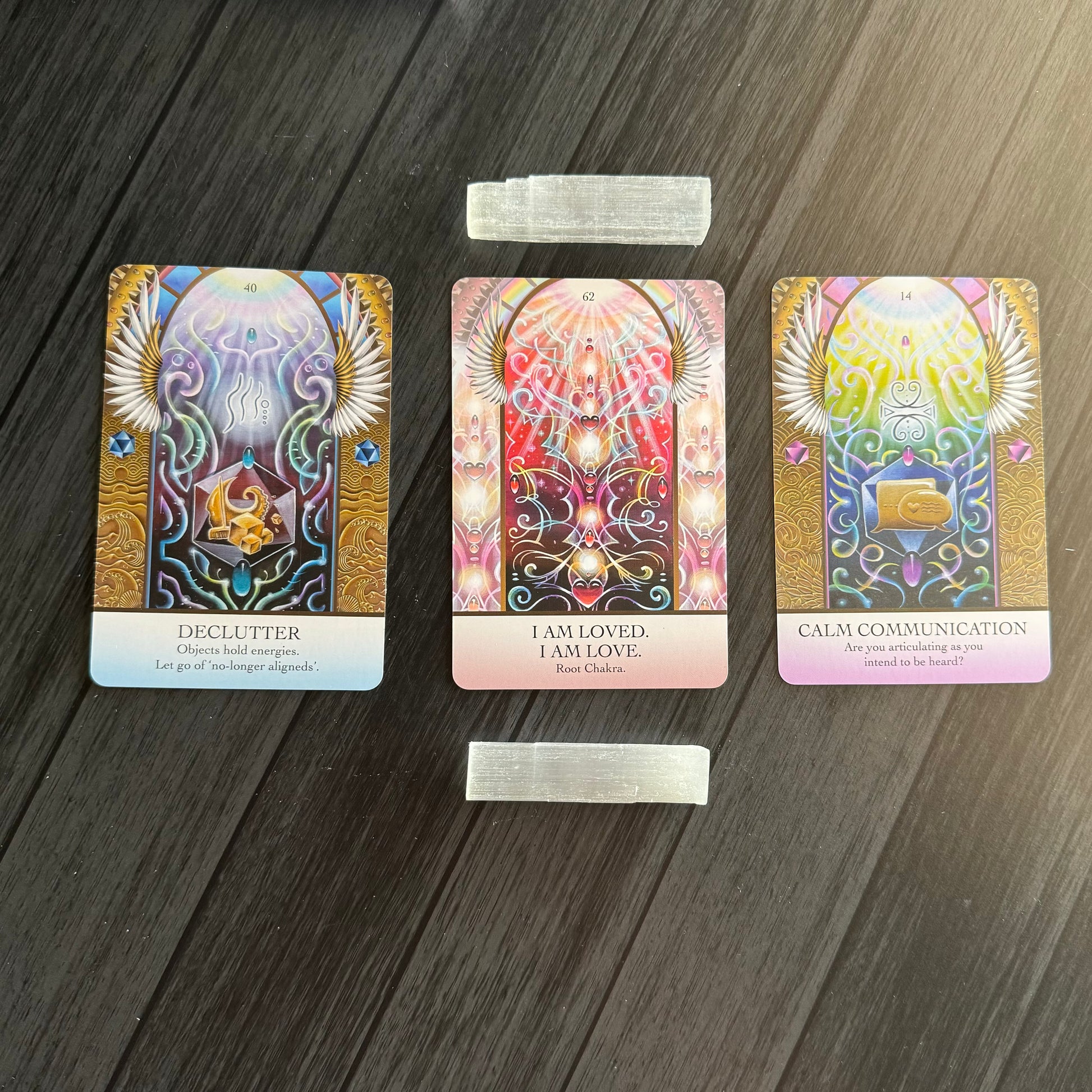 3 card spread with selenite