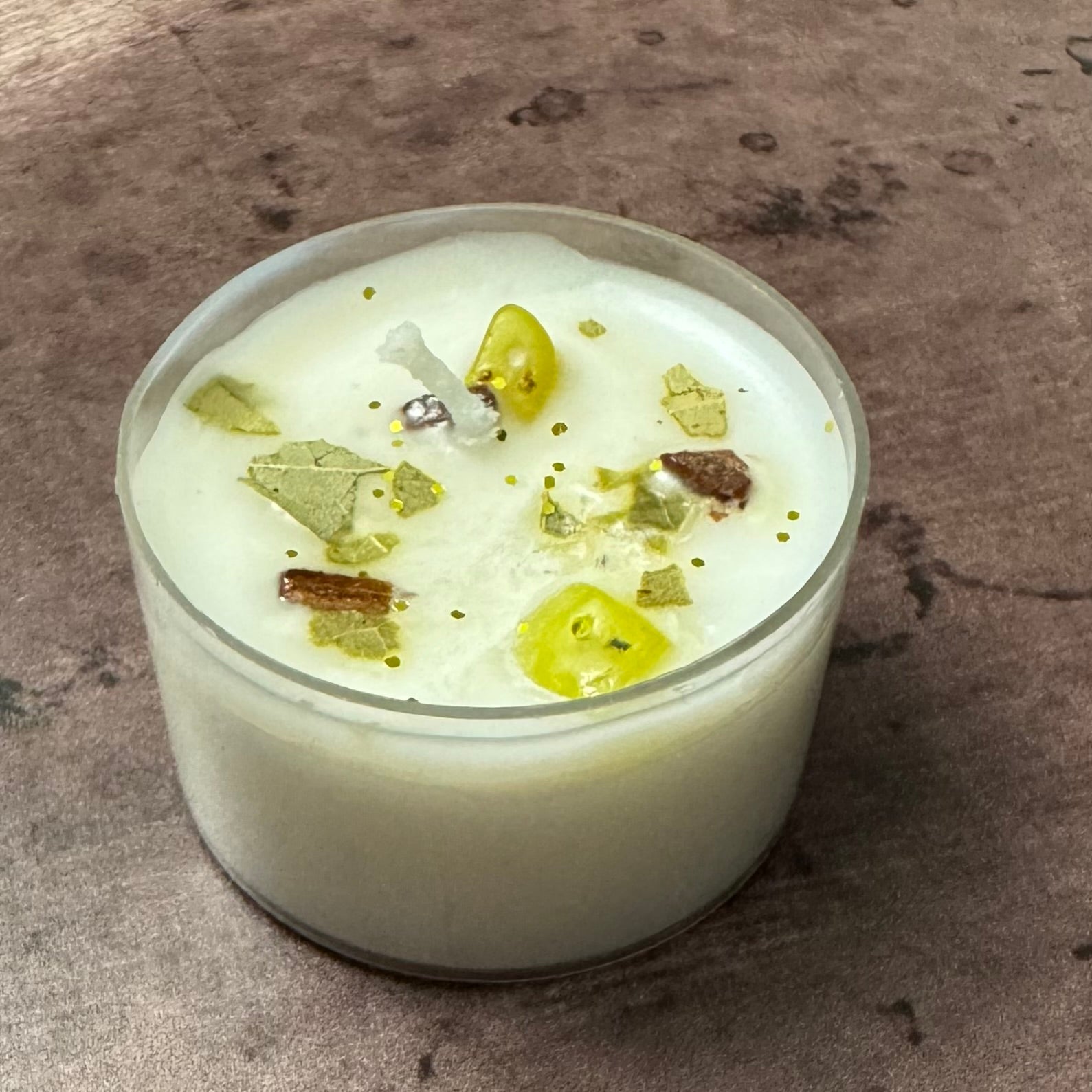 Money Spell Tea Lights with Cinnamon, Jade Crystals, and Bay Leaves – Tonka & Oud Fragrance - The Mystical Moon Online Store