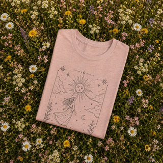 The Dreamer Tarot T-Shirt - The Mystical Moon