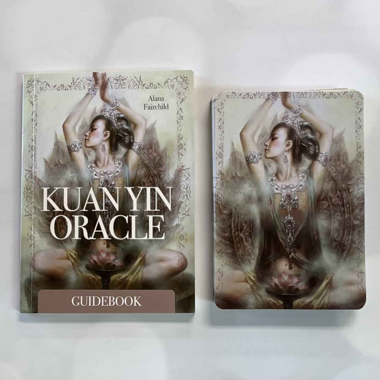 Kuan Yin Oracle: Blessings, Guidance & Enlightenment from the Divine Feminine by Alana Fairchild